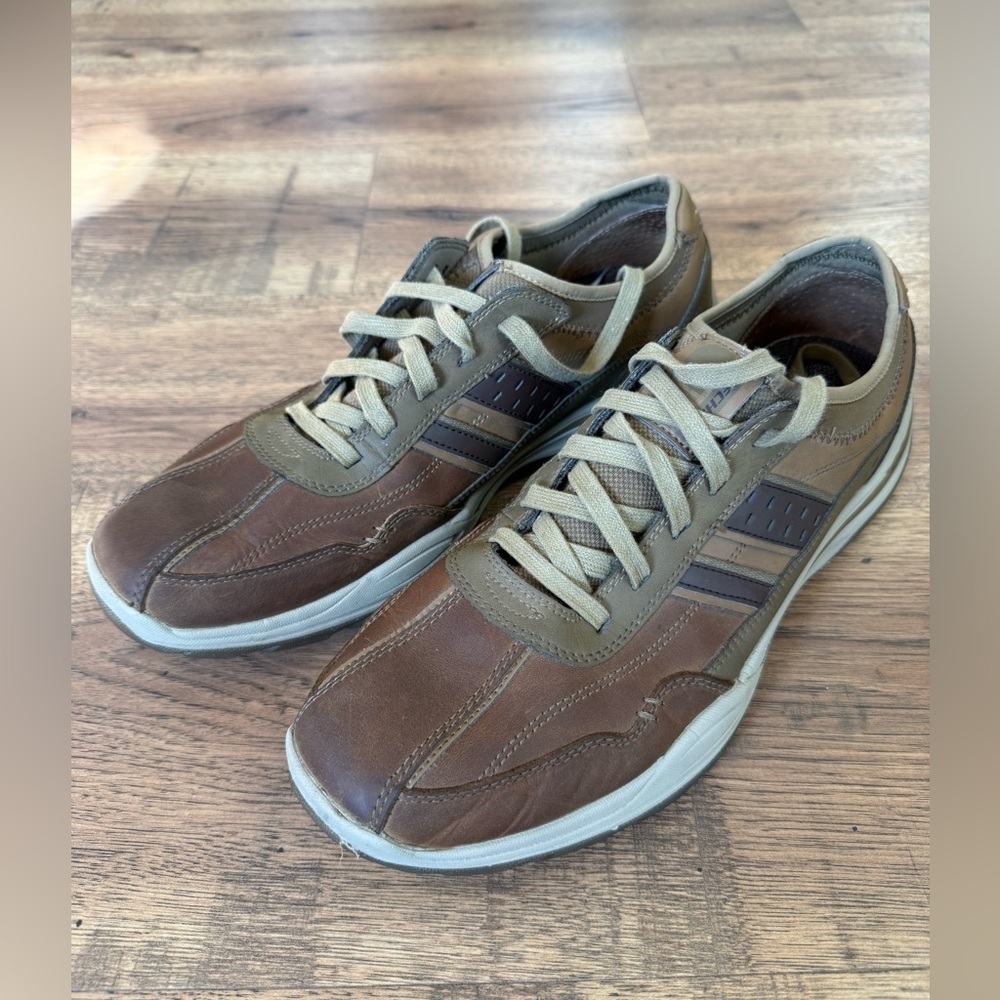 SKECHERS Men's Classic Fit Air-Cooled Memory Foam Brown and Tan Sneakers zs 13